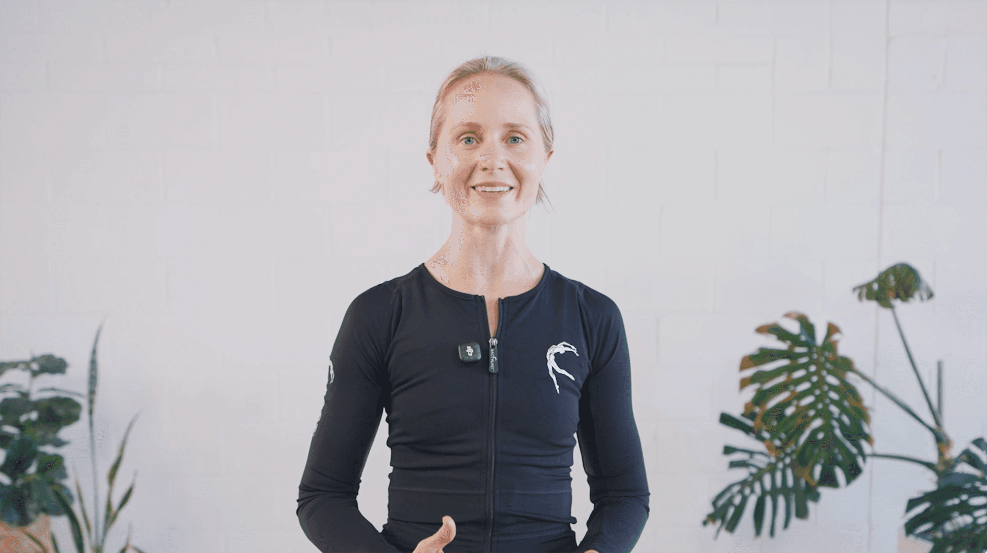 Presenter introducing Progressing Ballet Technique