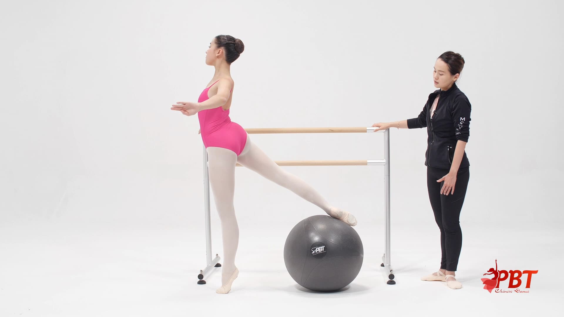 单脚蹲和踮脚练习