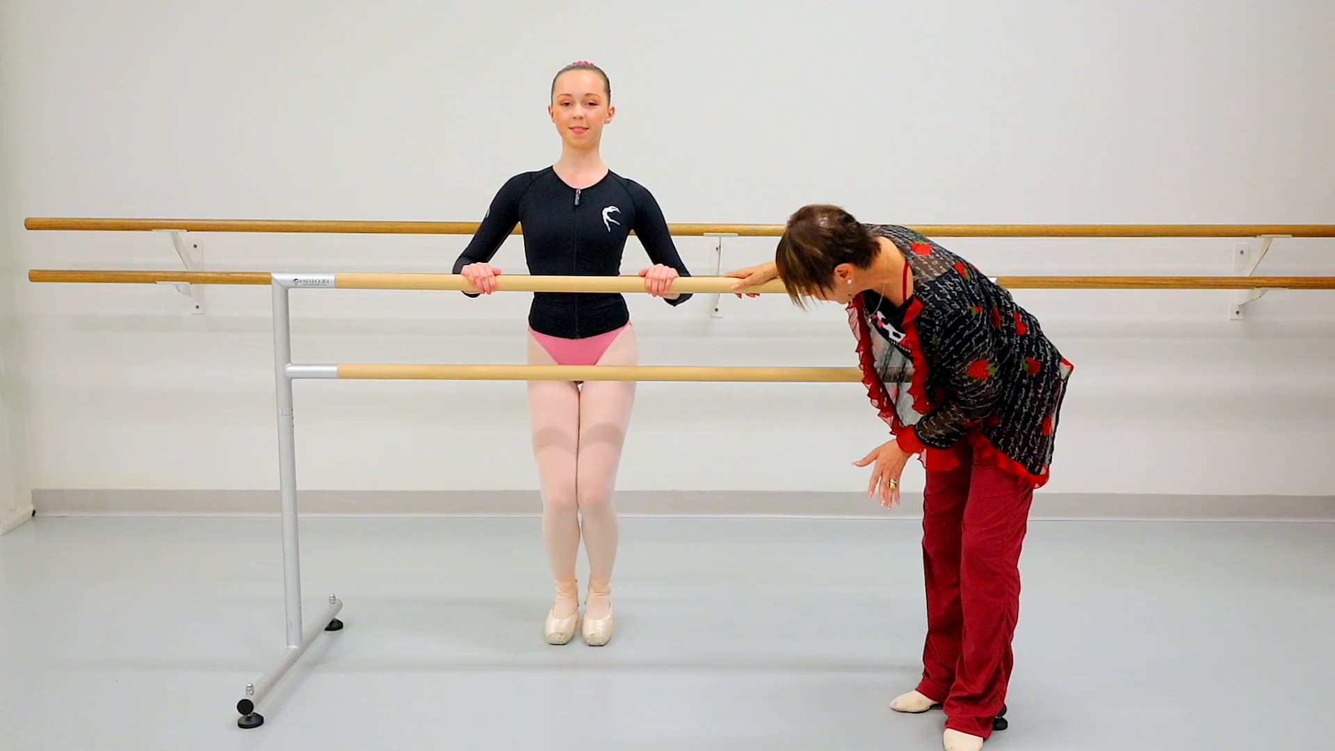 足尖基础把杆热身 1