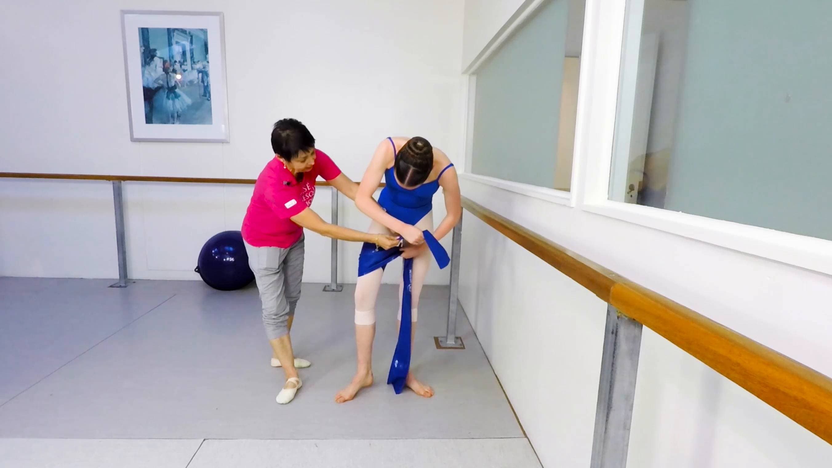Plié and tendu enhancement