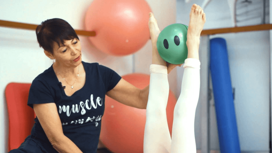 Demi plié extension